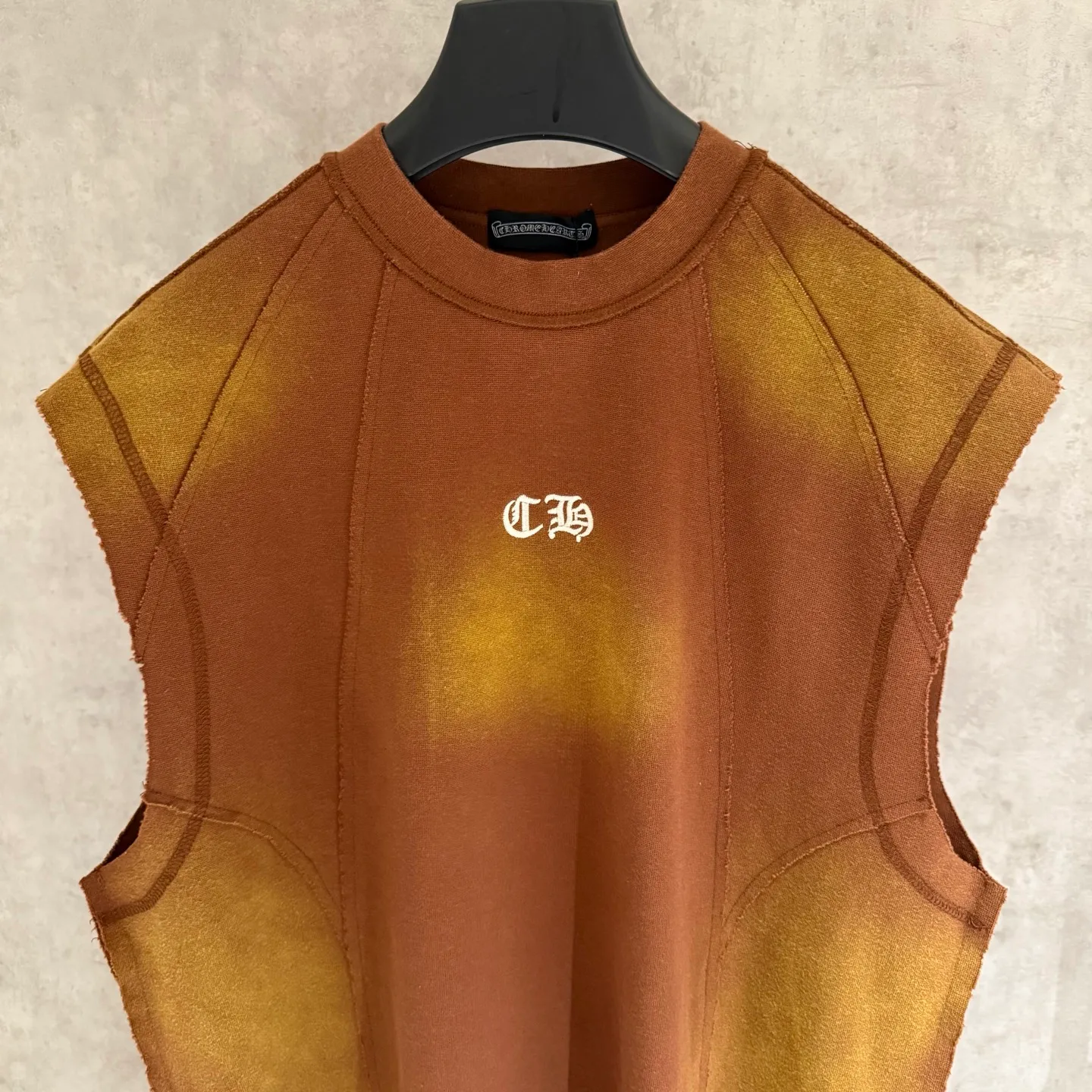 🅿️200 [Strict quality control] CH Crow Heart Sleeveless Round Neck T-shirt 320g heavy-duty composite fabric The upper body is wide and stylish Ice-feeling experience on the inside Waist side splicing tailoring Spray horse slip plus burning process The oversize version highlights the trendy design Size: L-4XL